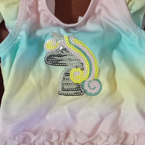 Swimsuit and sandals - Picture 3 of 4